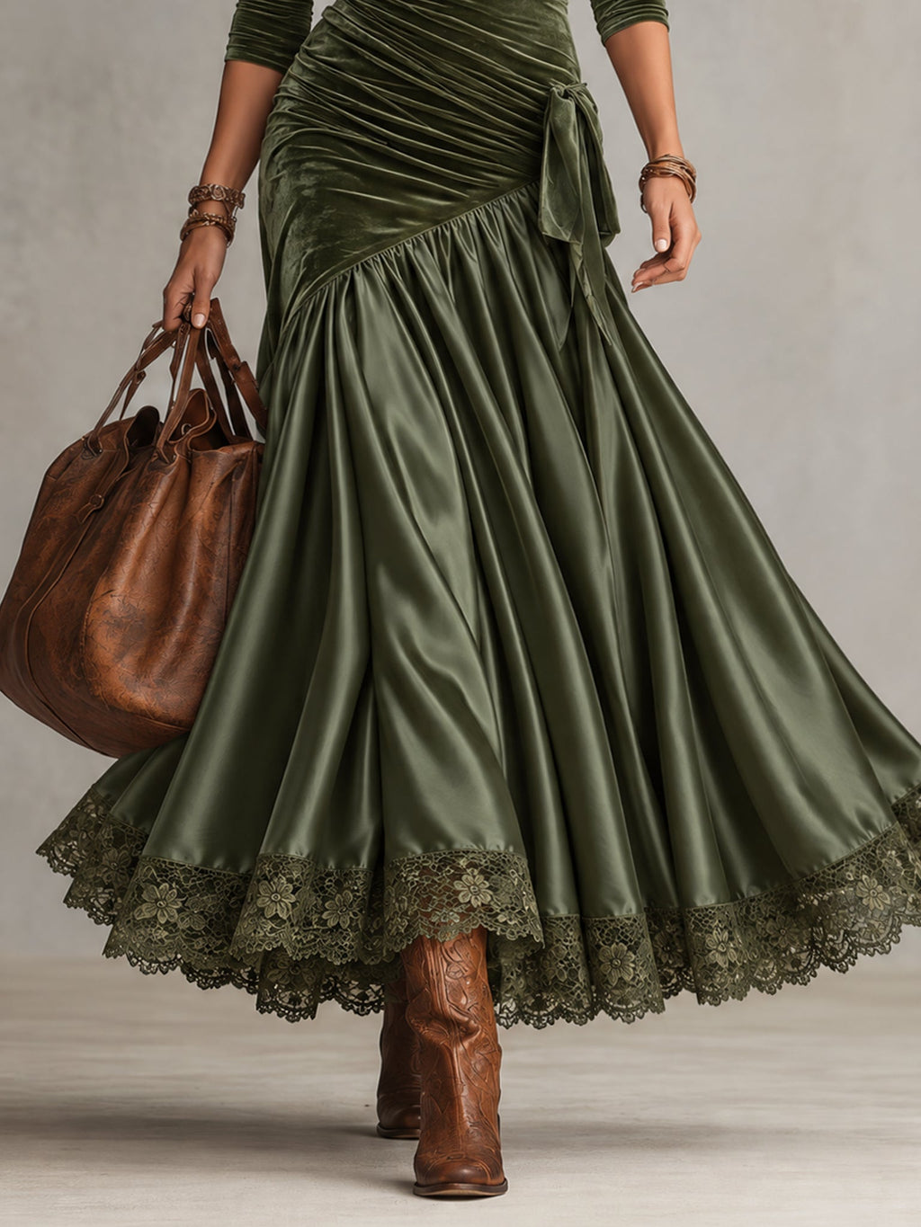 Antoinette | Robe longue à empiècements et ourlet en dentelle