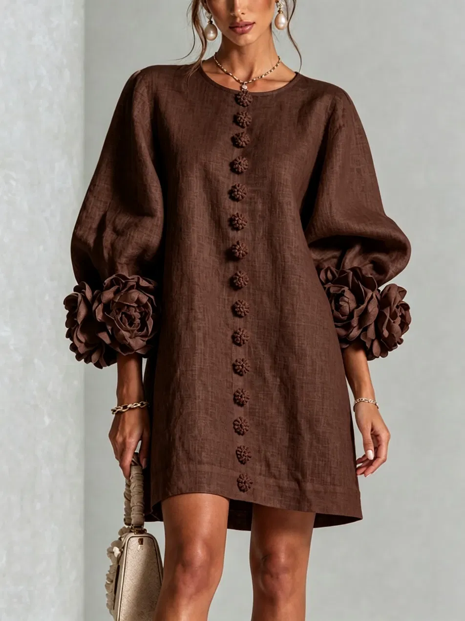 Odette | Robe texturée à col rond et poignets fleuris