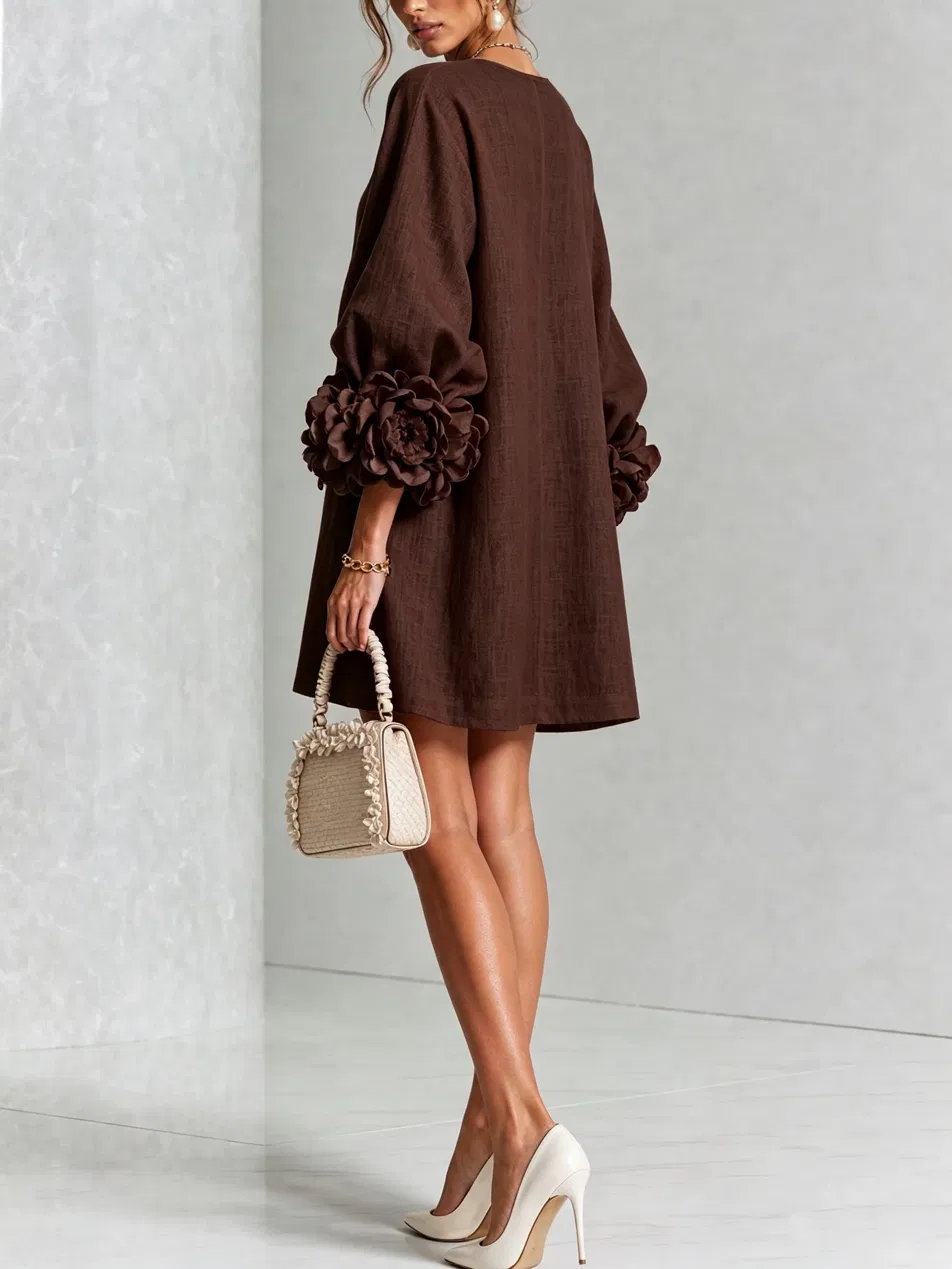 Odette | Robe texturée à col rond et poignets fleuris