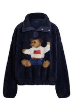 Ambre | Pull polaire rétro américain à col montant boutonné et motif ours