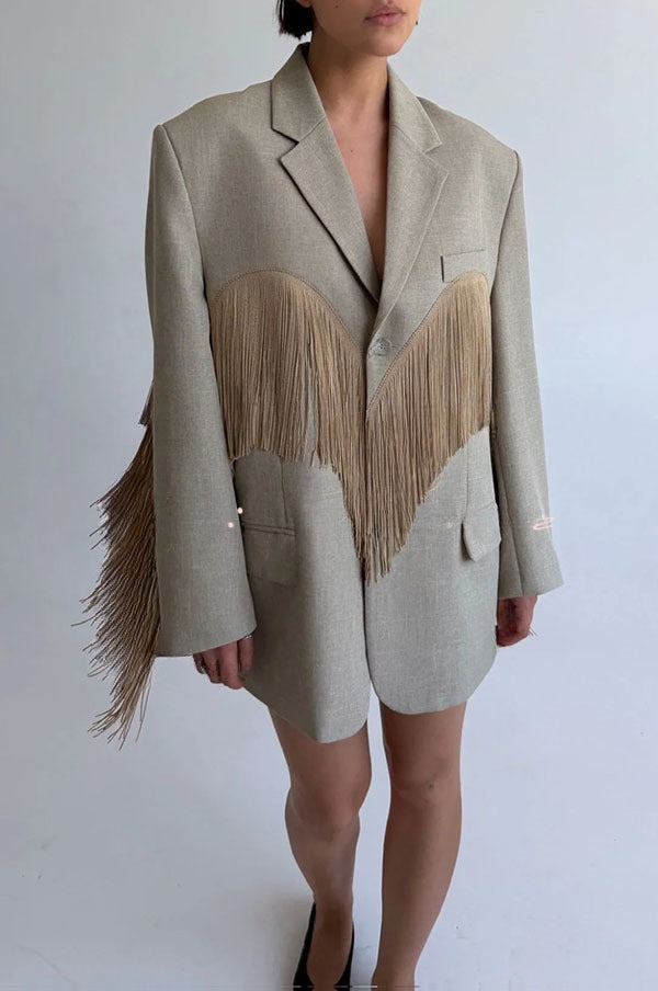 Margaux | Manteau blazer oversize à revers, manches longues et finitions à franges en forme de cœur