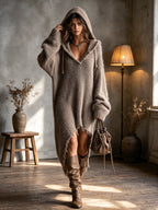 Ludivine | Robe oversize à capuche en maille duveteuse.