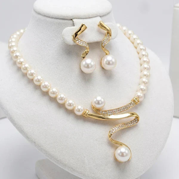 Solange - Ensemble collier et boucles d'oreilles avec perles naturelles