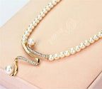 Mireille - Parure collier et boucles d'oreilles avec perles naturelles