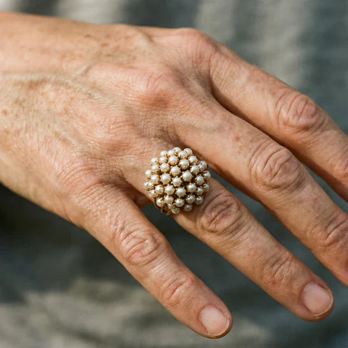 Bague incrustée de perles