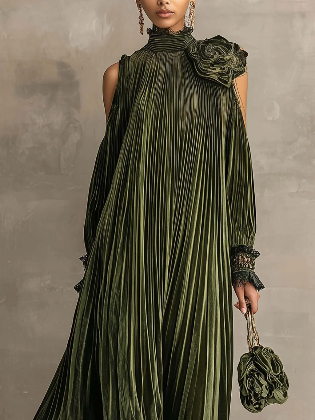 Rosalie | Robe longue plissée à détail floral sur l’épaule