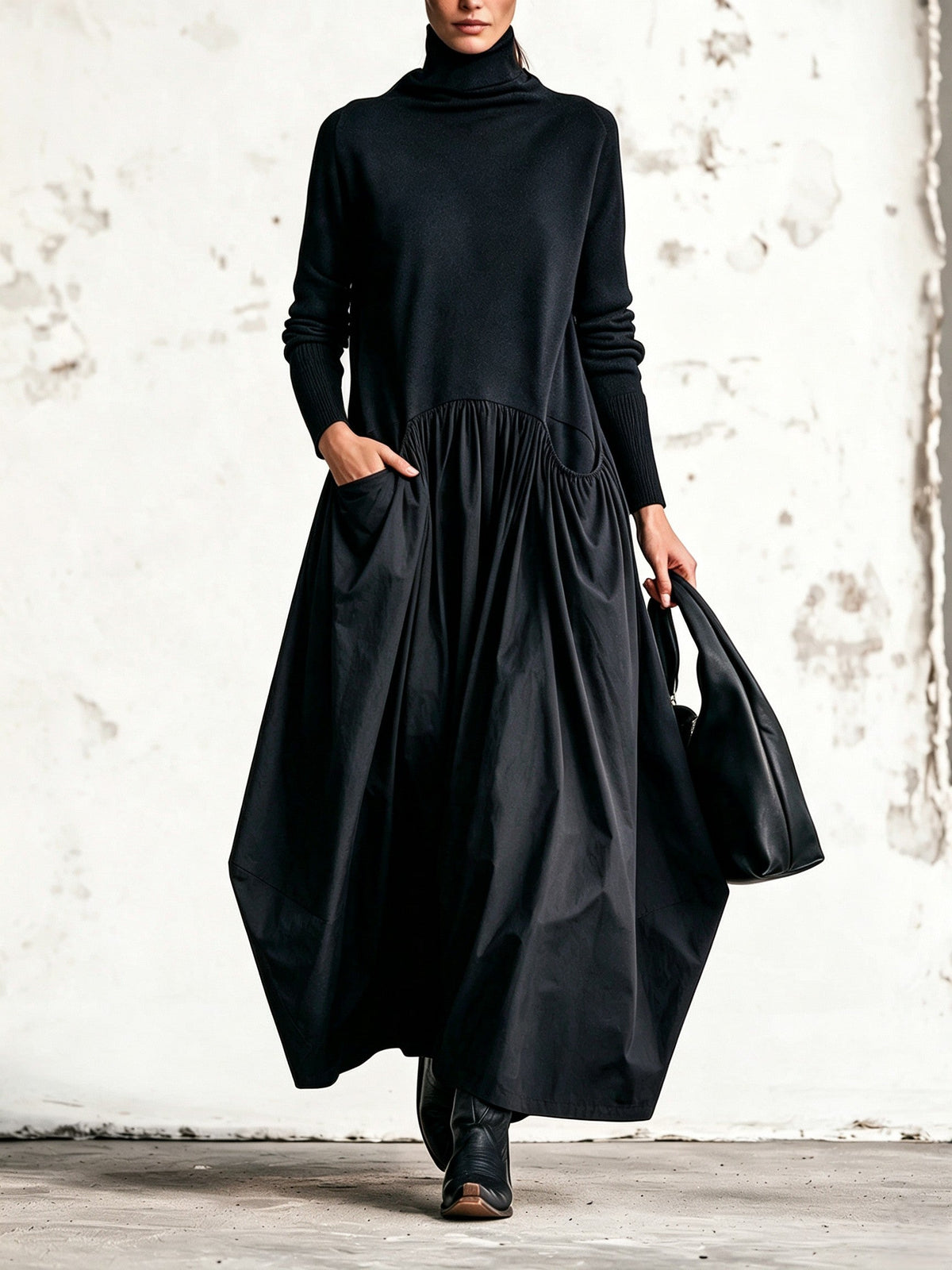 Odette | Robe longue oversize noire à col montant