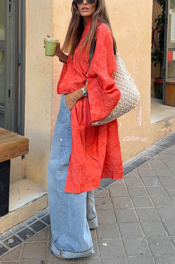 Inès | Long manteau kimono ample en satin jacquard imprimé à manches chauve-souris