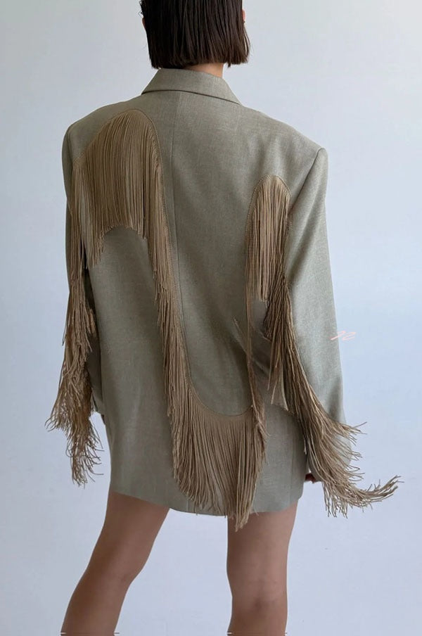 Margaux | Manteau blazer oversize à revers, manches longues et finitions à franges en forme de cœur