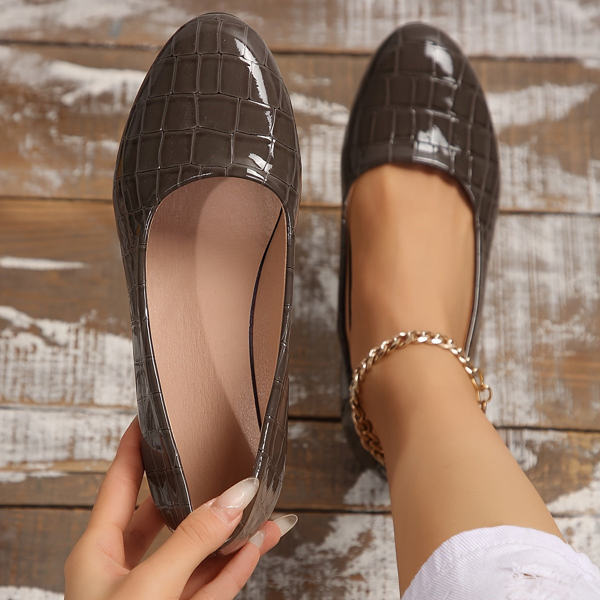 Diane | Escarpins vernis à petit talon compensé