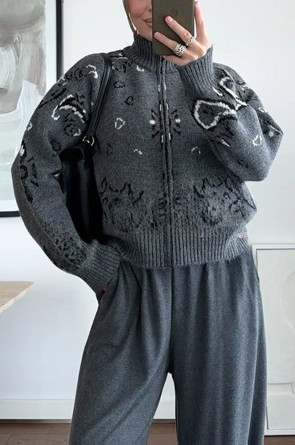 Clémence | Gilet ample à col haut zippé en maille à imprimé bandana
