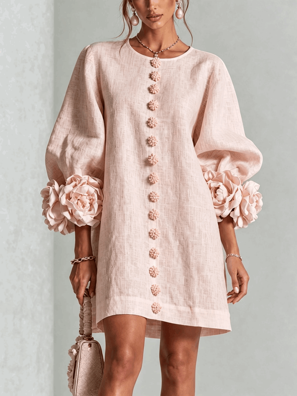 Paloma | Vestido texturizado de escote redondo y puños florales